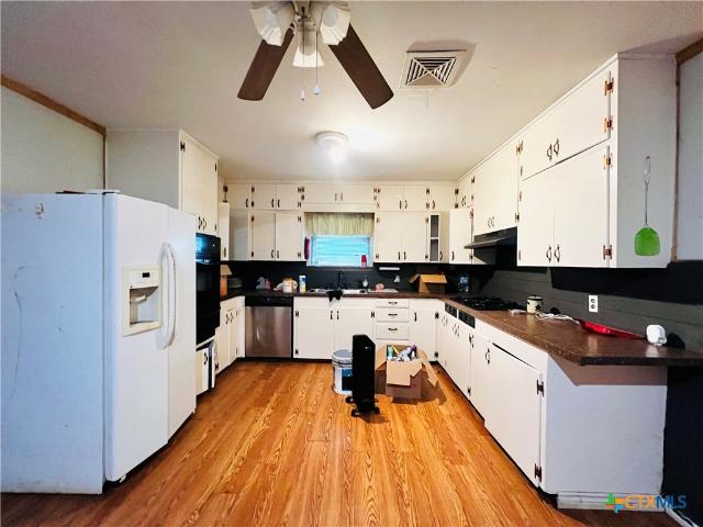 House for sale in Milam, Texas