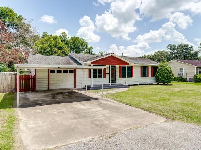 House for sale in Sweeny, Texas