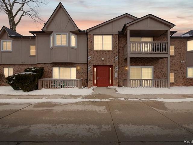 Condo for sale in Roseville, Michigan