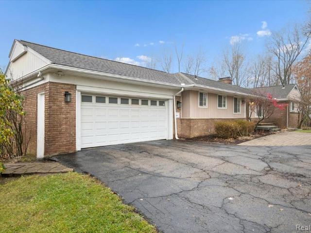 House for sale in Commerce Township, Michigan