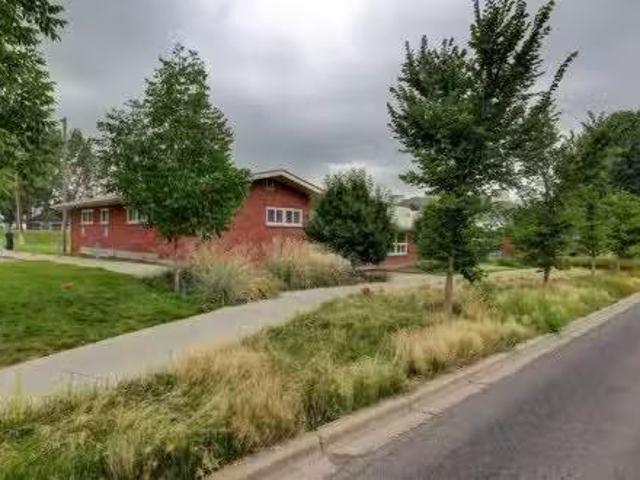 House for rent in Shaganappi, Calgary