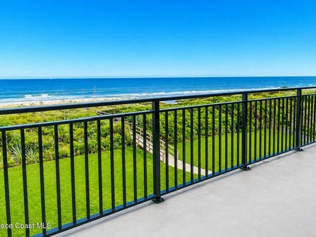 Condo for sale in Cocoa Beach, Florida