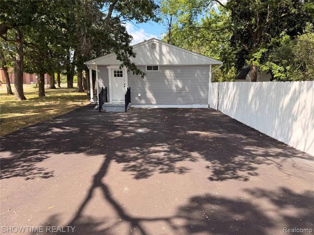 Property for rent in Rochester Hills, Michigan