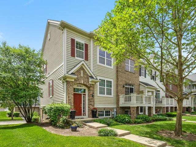 Townhouse for sale in Elgin, Illinois