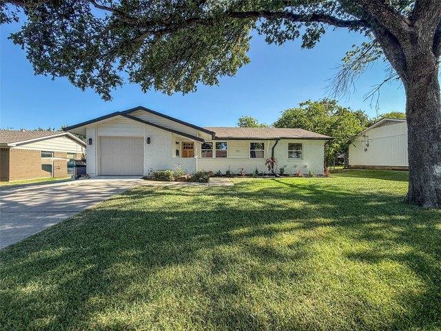 House for sale in Farmers Branch, Texas