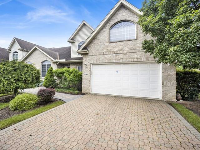 Townhouse for sale in Westchester, Illinois