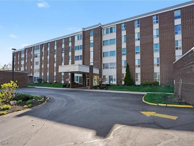 Condo for sale in Summit, Ohio