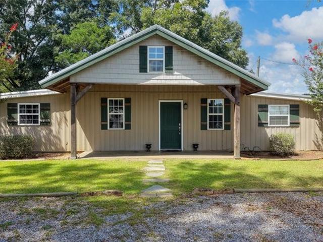 House for sale in Elmore, Alabama