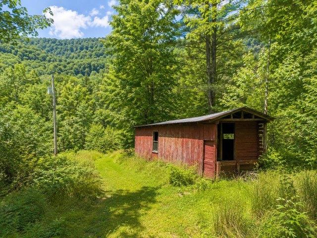 Land for sale in Busy, Kentucky