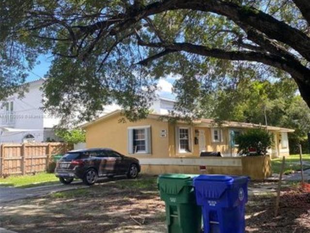 Townhouse for sale in Miami, Florida