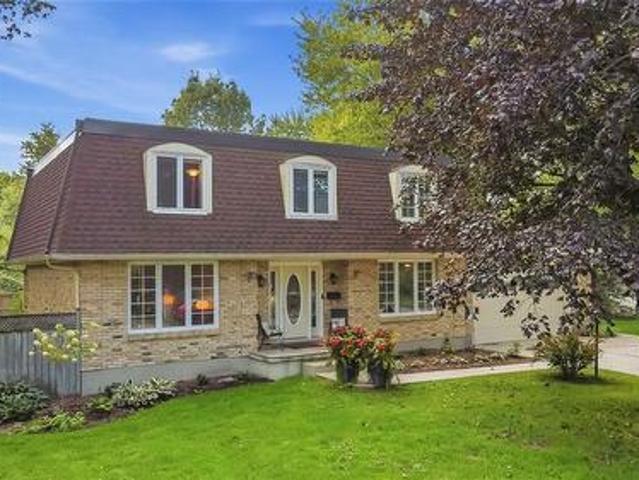 House for sale in Plympton–wyoming, Ontario