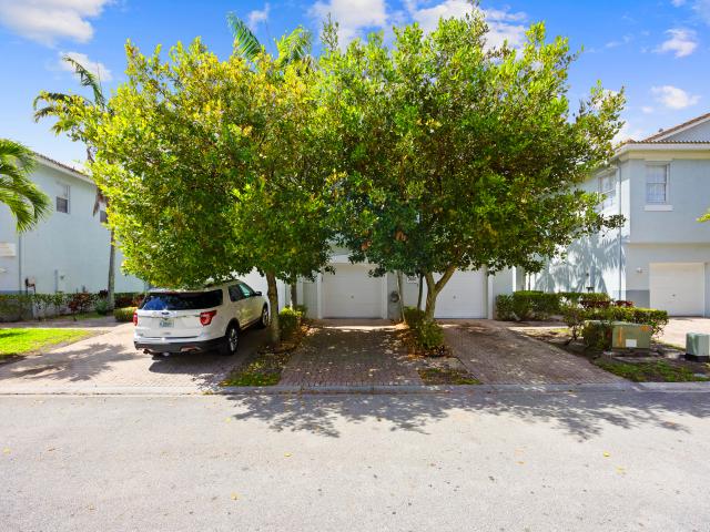 Townhouse for sale in Riviera Beach, Florida