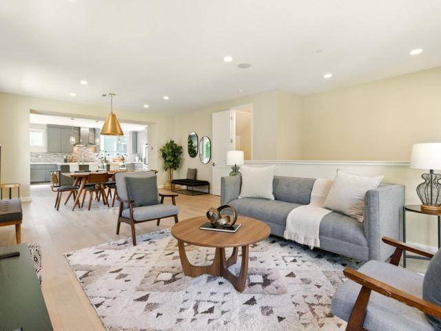Townhouse for sale in San Mateo