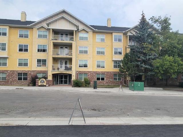 Apartment for sale in Northwest, Alberta
