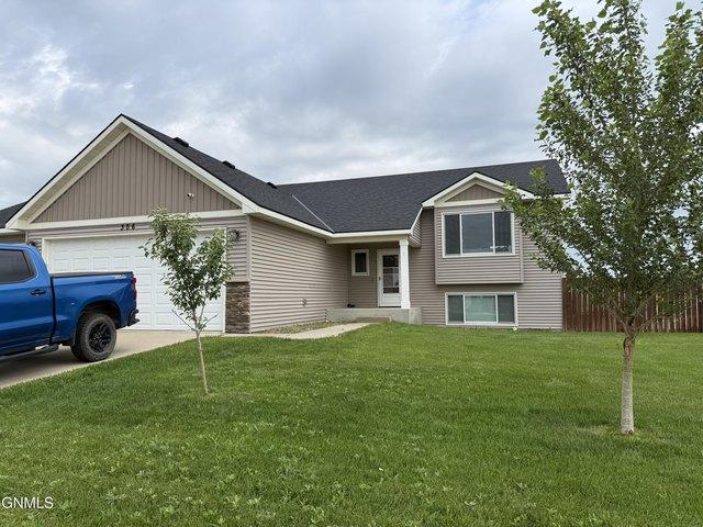 House for sale in Watford City, North Dakota