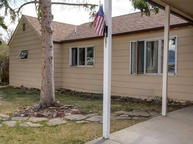 House for sale in Fairfield, Montana