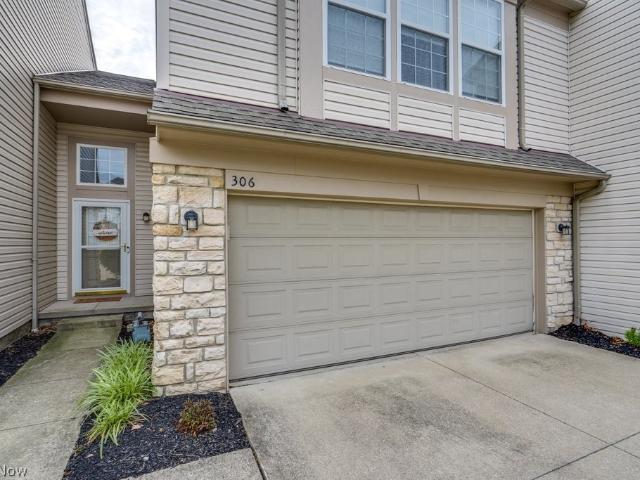 Townhouse for sale in Broadview Heights, Ohio