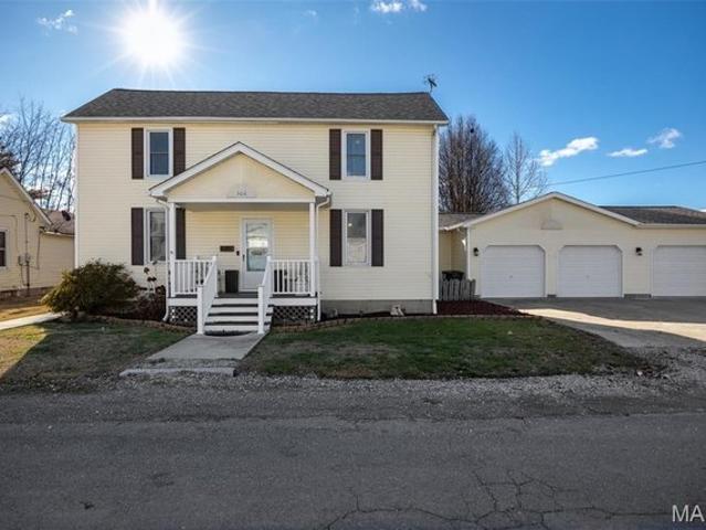 House for sale in Mount Olive, Illinois