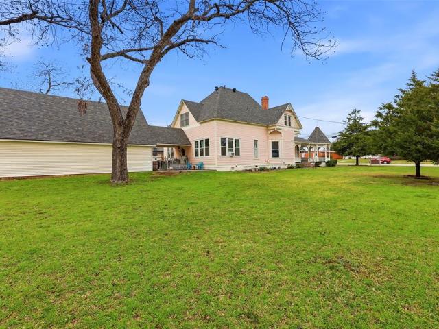 House for sale in Bowie, Texas