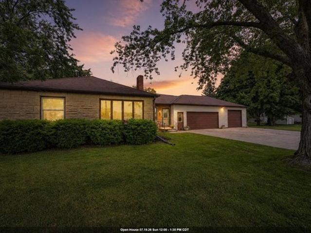House for sale in Luxemburg, Wisconsin