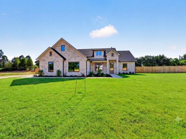 House for sale in Henderson, Texas