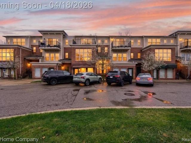 Townhouse for sale in Walled Lake, Michigan