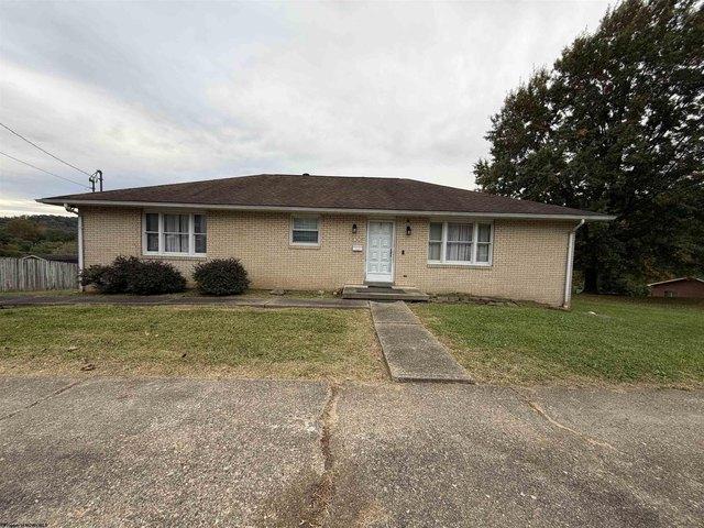 House for sale in Arbutus Park, Clarksburg