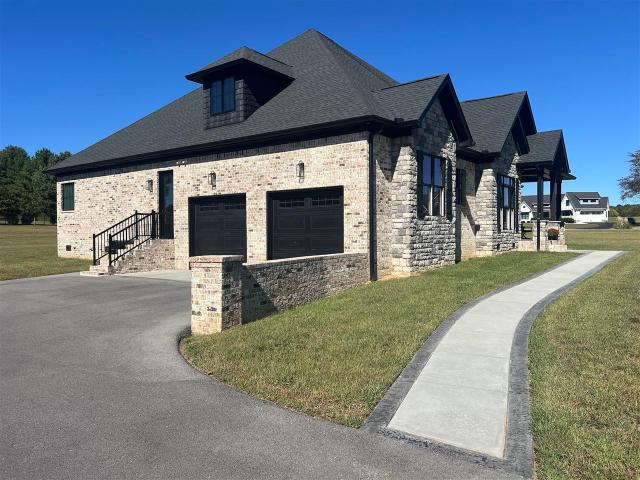 House for sale in Bowling Green, Warren County