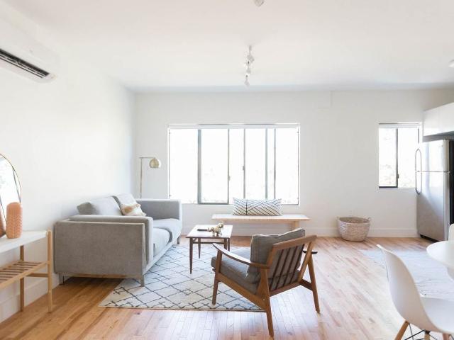 Apartment for rent in Canoga Park, California