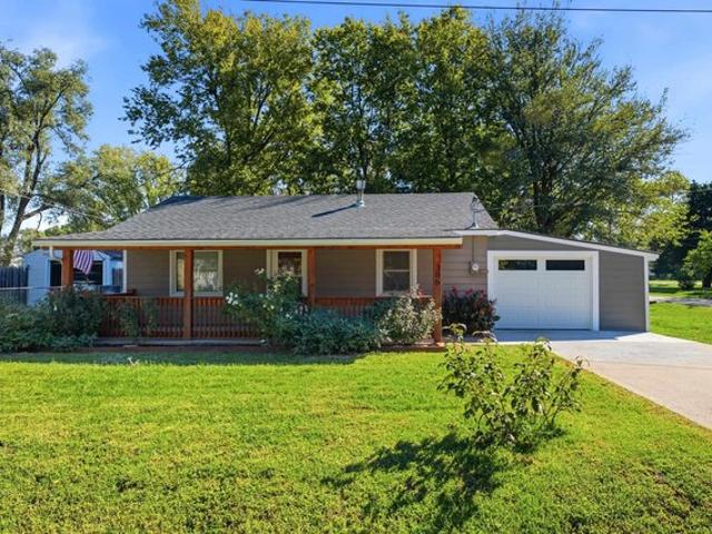 House for sale in Belle Plaine, Sumner County