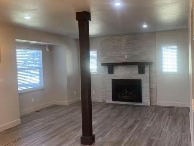 Condo for rent in Redmond