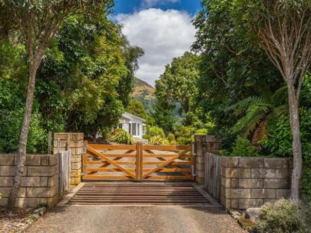 Property for sale in Little Akaloa, Canterbury