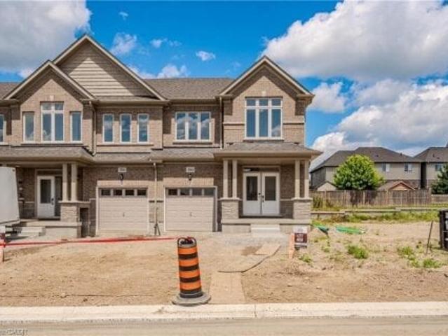 Townhouse for sale in North Dumfries, Ontario