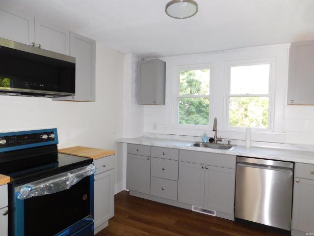House for sale in Salem, Washington County