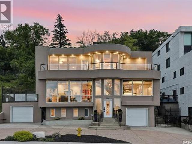 House for sale in Saskatoon, Saskatchewan