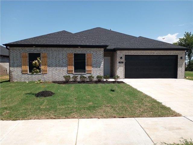House for sale in Gravette, Benton County