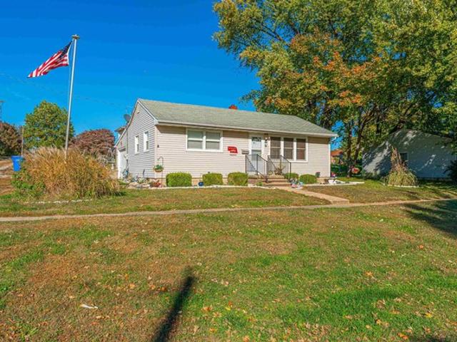 House for sale in Mason City, Illinois