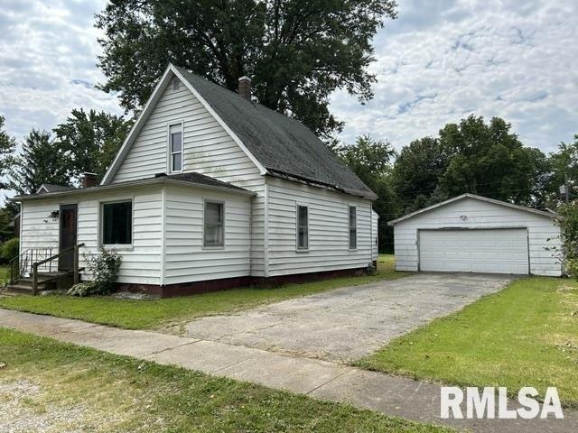 House for sale in Stonington, Illinois