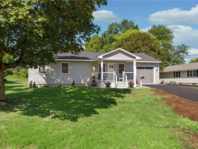 House for sale in Syracuse, New York