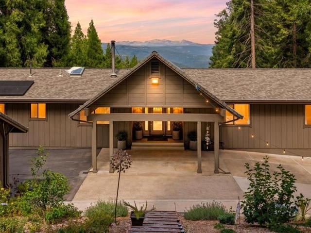 House for sale in Pollock Pines, California
