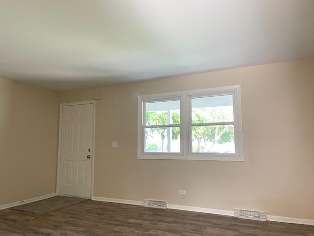 House for sale in Mchenry, Illinois