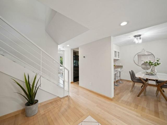 Condo for sale in Palo Alto