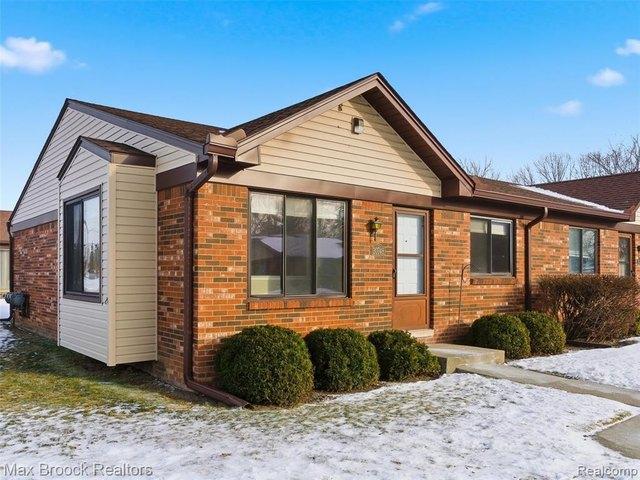 Condo for sale in Roseville, Michigan