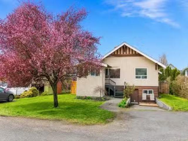 House for sale in Saanich, British Columbia