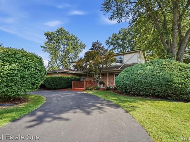 House for sale in Commerce Township, Michigan
