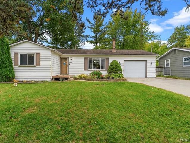 House for sale in Fenton, Genesee County