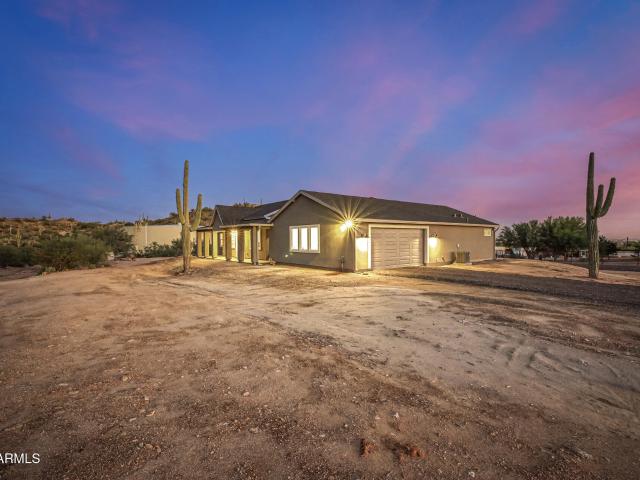 House for sale in Apache Junction, Pinal County