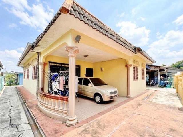 Bungalow for sale in Langat, Selangor