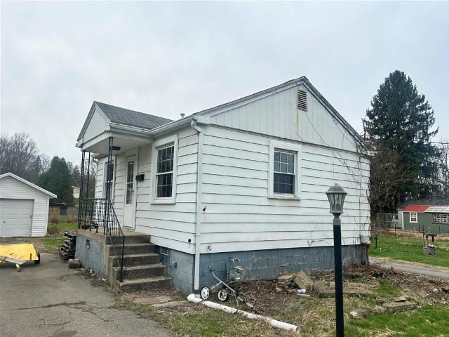 House for sale in Edinburg, Pennsylvania