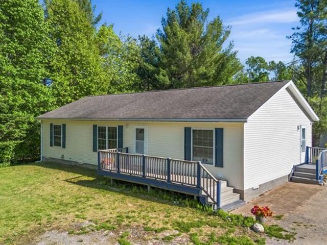 House for sale in Indian River, Michigan